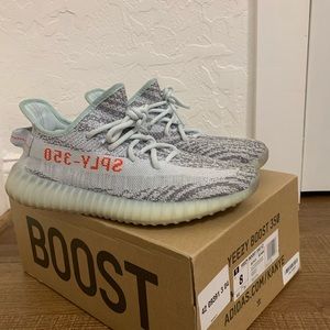 Hey today i am selling my amazing adidas yeezy boost 350 v2  Blue tint